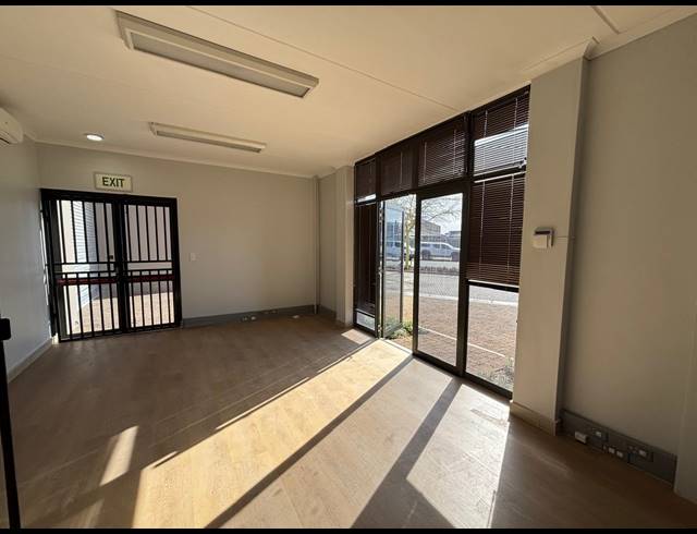 519M² WAREHOUSE TO LET IN STIKLAND INDUSTRIAL